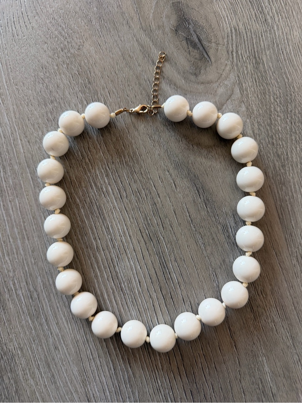 Classic White Beaded Necklace - Unbranded